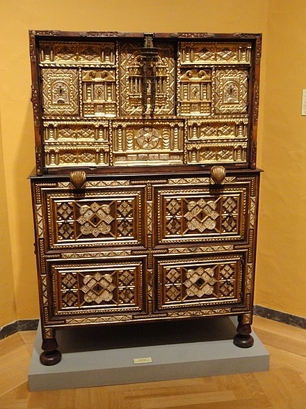 Мебель 17 века. Мебель Барокко 17 века Испания. Испанский стиль 17век мебель. Старинная мебель. Испанская антикварная мебель.
