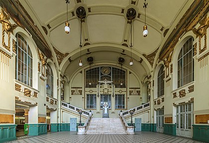 Vista interior da estação ferroviária Vitebsk em São Petersburgo, Rússia. (definição 3 700 × 2 546)