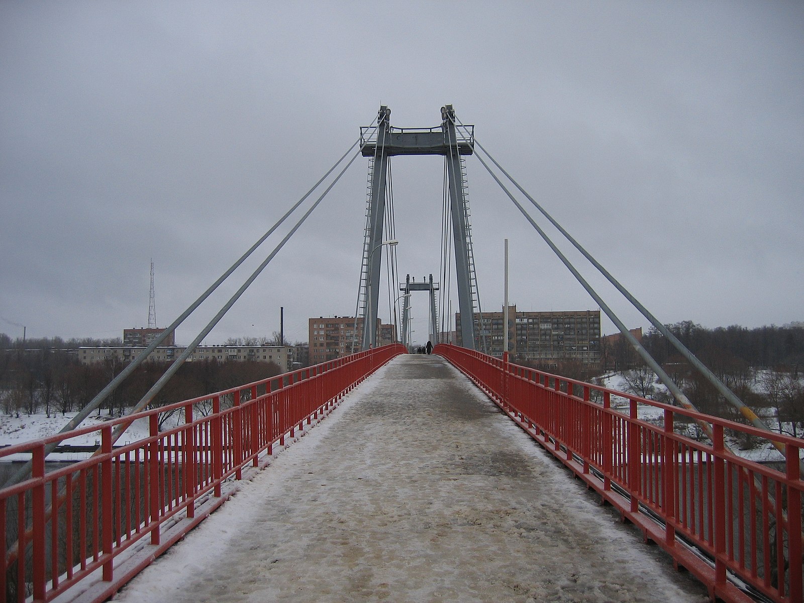 пешеходный мост через москва реку