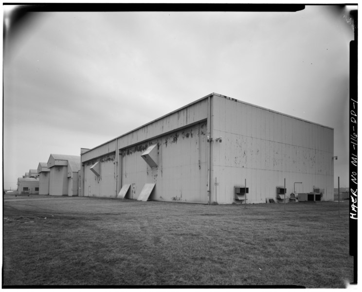 File:WEST FRONT AND NORTH SIDE - Selfridge Field, Building No. 3566, Ammo Road northeast of Taxiway A, Mount Clemens, Macomb County, MI HAER MICH,50-MTCLE.V,1DD-1.tif