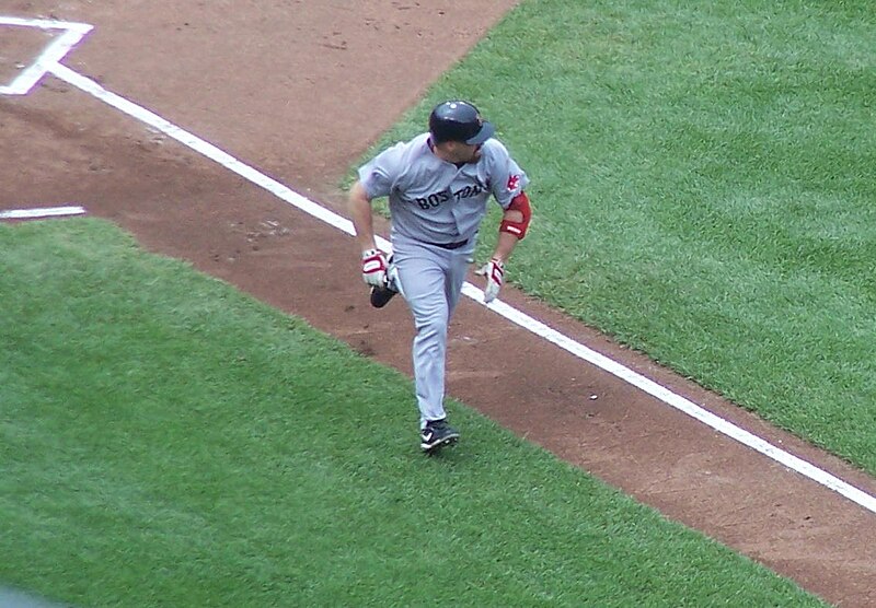 File:Youkilis runs to first.jpg