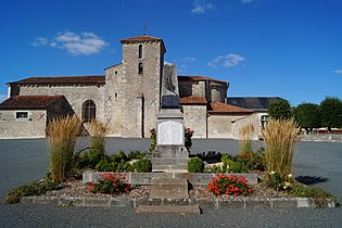 Église Notre-Dame-de-l’Assomption et monument aux morts de Montreuil (vue 1, Éduarel, 21 août 2016).jpg