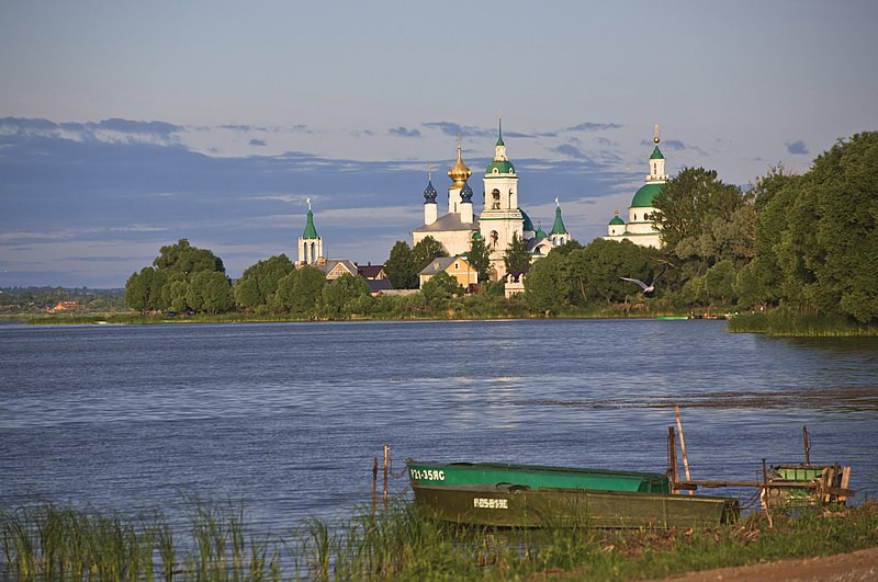 File:Вид на Спасо-Яковлевский монастырь.jpg