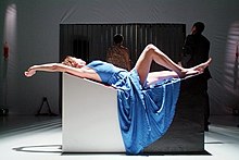 לני שחף בתפקיד פדרה, בהצגה "פדרה מאוהבת", מאת שרה קיין, בבימויה של לילך דקל-אבנרי, תיאטרון תמונע, 2007