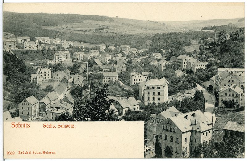 File:02852-Sebnitz-1903-Blick über Sebnitz-Brück & Sohn Kunstverlag.jpg