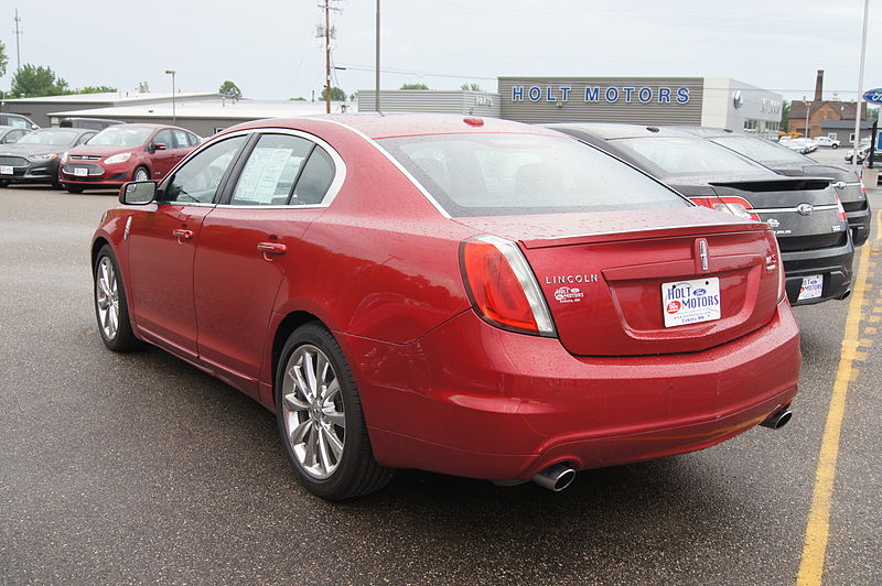 File:10 Lincoln MKS (14344127018).jpg