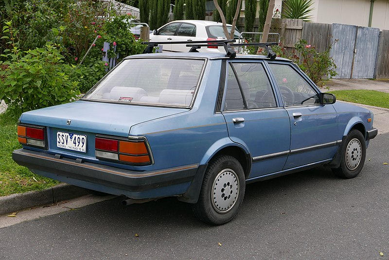 File:1983 Ford Meteor (GB) GL sedan (2015-07-10) 02.jpg