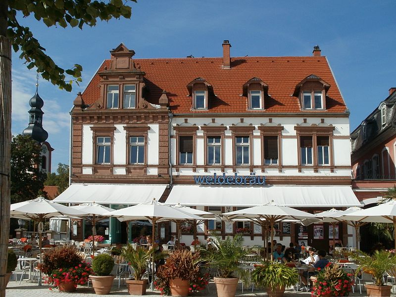 File:20110901Schlossplatz3 Schwetzingen1.jpg