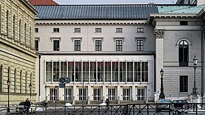 München Residenztheater: Altes Residenztheater (1753), Das Residenztheater während des Nationalsozialismus (1933–1945), Neues Residenztheater (1951)