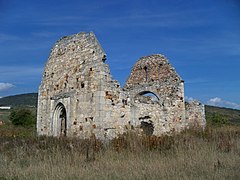 Les ruines de l'église st-Jean à Moujievo, classé[7].