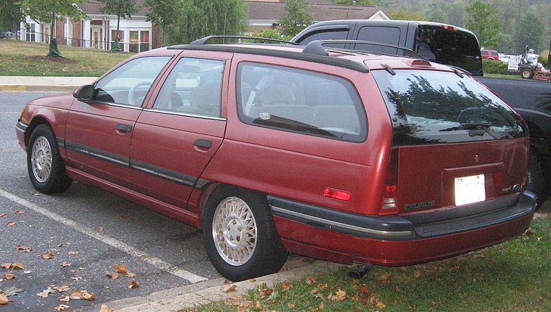 800px-89-91_Ford_Taurus_wagon.jpg