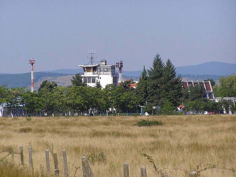 File:Aeroportul baia mare.jpg