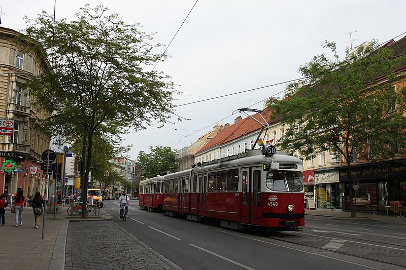 File:Aeussere Mariahilfer Strasse E1.JPG