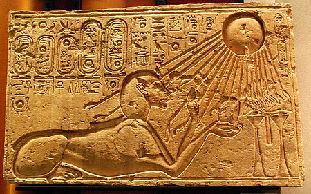 Tập_tin:Akhenaten_as_a_Sphinx_(Kestner_Museum).jpg