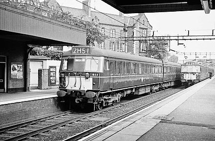 Alderley Edge station, October 1962, with two AM4 EMUs