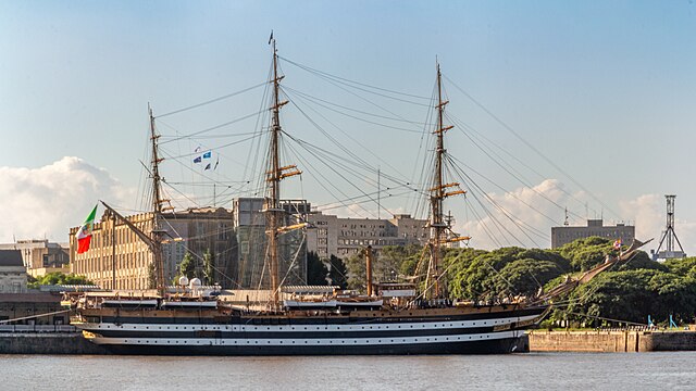 El Amerigo Vespucci A 5312, en su visita a la Argentina, marzo 2024.