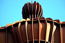 Vertical parallel ribs run from the head of the Angel of the North (pictured) down the rest of its body.