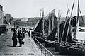 Quai du port d'Audierne au début du XXe siècle.