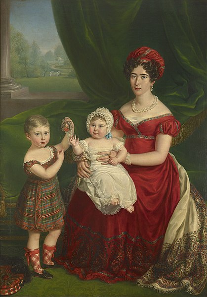 419px-Augusta,_Duchess_of_Cambridge_with_her_children.jpg (419×599)