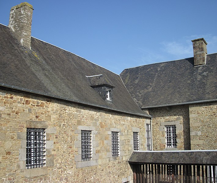 File:Avranches Octobre 2010 22.jpg