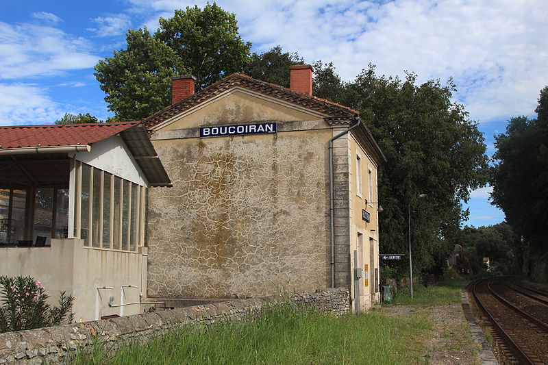 File:Bâtiment voyageurs de Boucoirant par Cramos.JPG