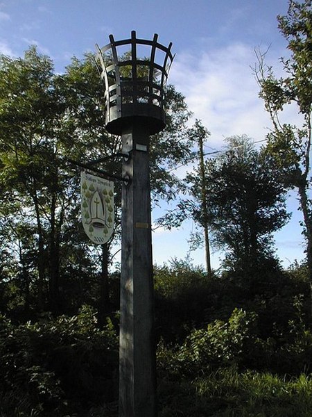 File:Beacon at Silcombe Cross - geograph.org.uk - 301450.jpg