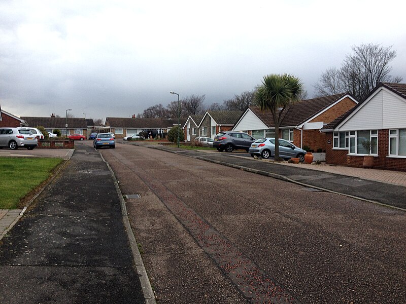 File:Beckenham Drive, Allington - geograph.org.uk - 4887529.jpg