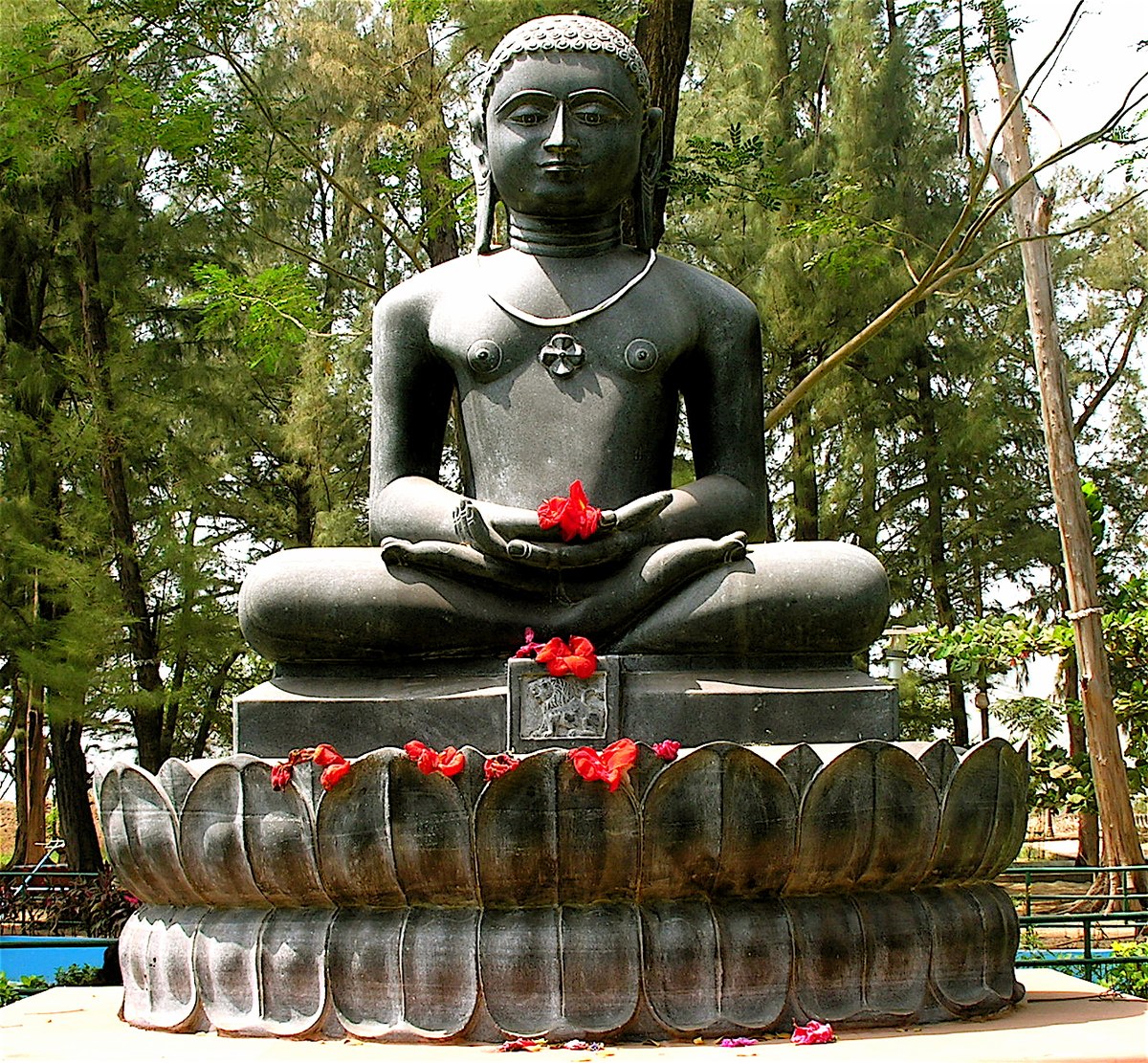 File:Bhagwan Mahavira Vardhamana Jainism, Goa India.jpg ...