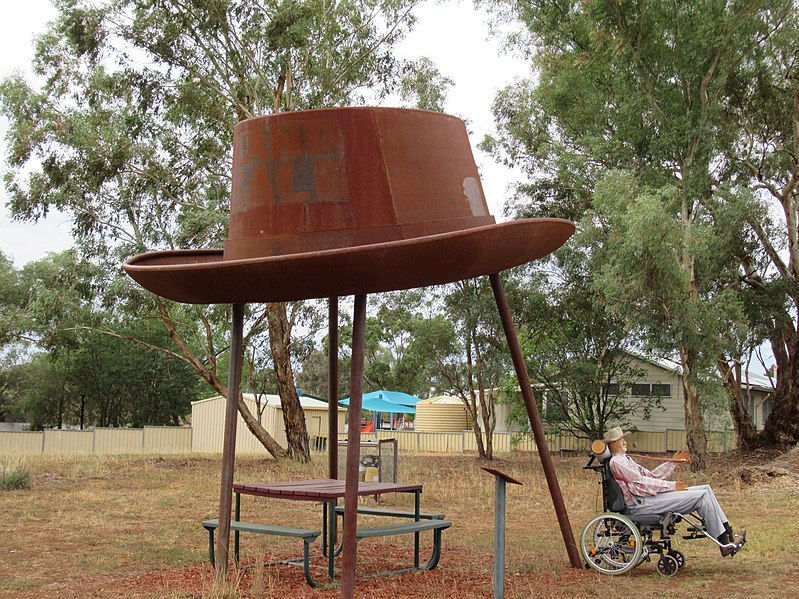 File:Big Hat sculpture.jpg