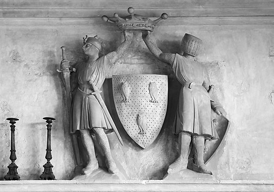 Blason monumental au-dessus de la cheminée du grand salon du château de Monbazillac