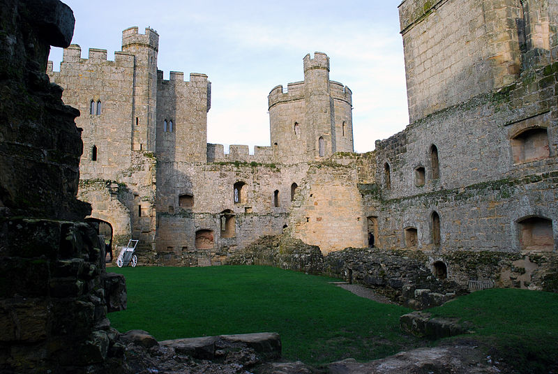 File:Bodiam 2 (4325628458).jpg