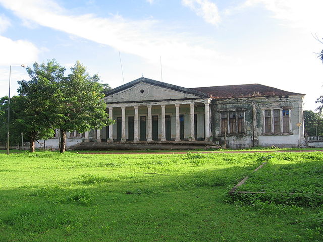 Ruinen des kolonialen Rathauses in Bolama