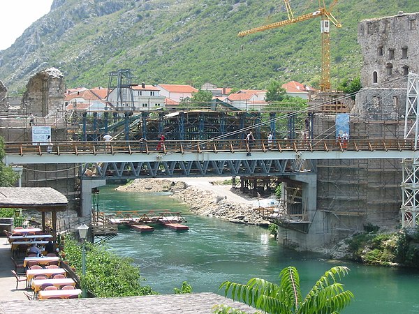 Stari Most undergoing reconstruction in 2003.