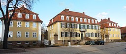 Amtshaus mit flankierenden Pavillons des ehemaligen hessischen Jagdschlosses in Bovenden, Niedersachsen, erbaut 1777 bis 1790