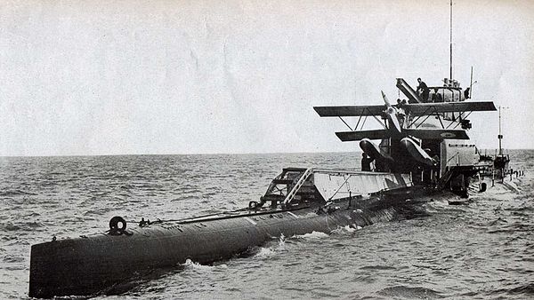 Самолет катер 2 в 1. Японская подводная лодка i-400. Подводные лодки авианосцы второй мировой войны. HMS m2 (1918). Японская подводная лодка авианосец.