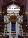 Torahskrin i synagogan vid Dohánygatan i Budapest, byggd 1854