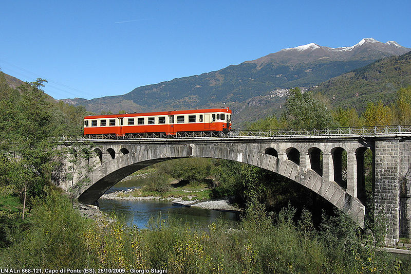 File:Capo di Ponte - ponte ferroviario.jpg