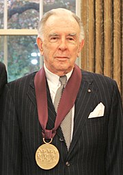Carlisle Floyd dengan National Medal of Arts award.jpg