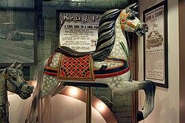 Карусельная лошадь компании Allan Herschell в стиле сельской ярмарки