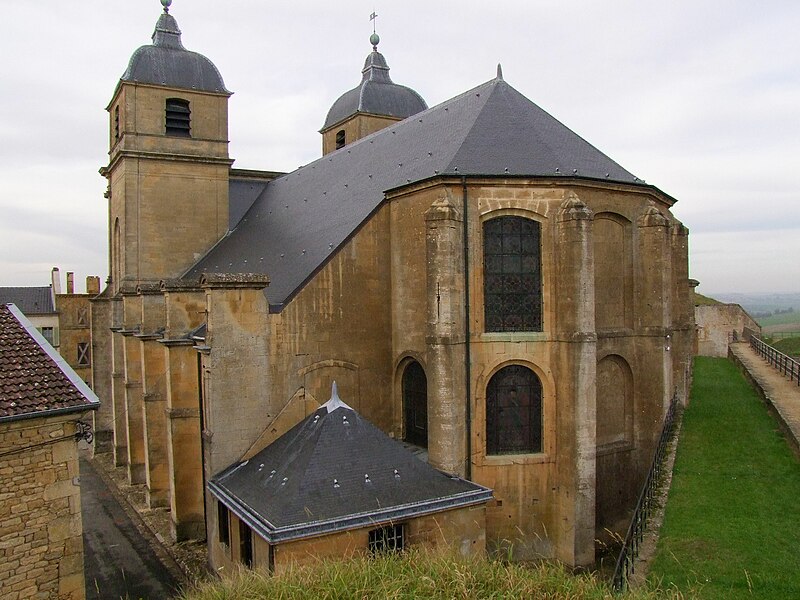 File:Chevet de Saint-Martin.JPG