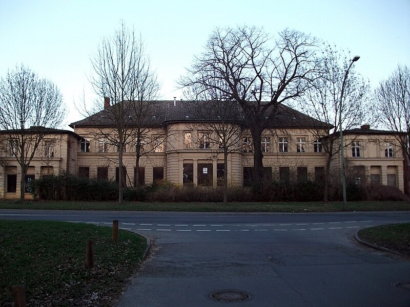 File:Clp 20100405 Gutshaus Malchow 1.jpg