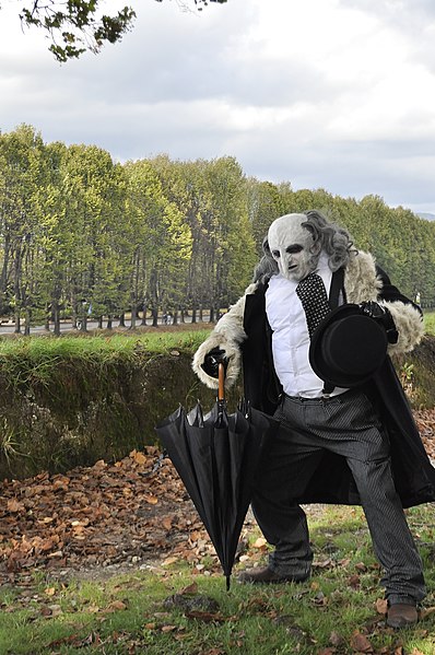 File:Cosplay at Lucca Comics 2013 - Penguin.jpg