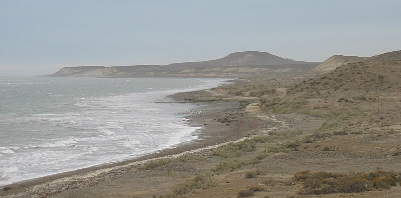 File:Costa mirando a Punta Murphy.jpg