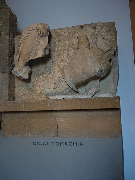File:DSC00423 - Tempio F di Selinunte - Gigantomachia - Foto G. Dall'Orto.jpg