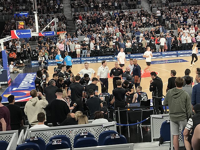 Melbourne United team bench in 2021, with Dean Vickerman as head coach