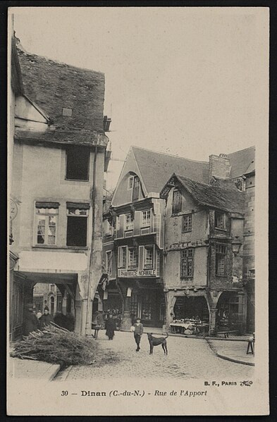 File:Dinan - Rue de l'Apport - AD22 - 16FI913.jpg