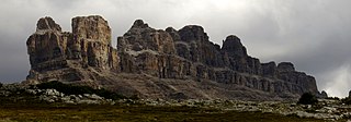 Dolomite Peak Mountain in Banff NP, Alberta, Canada