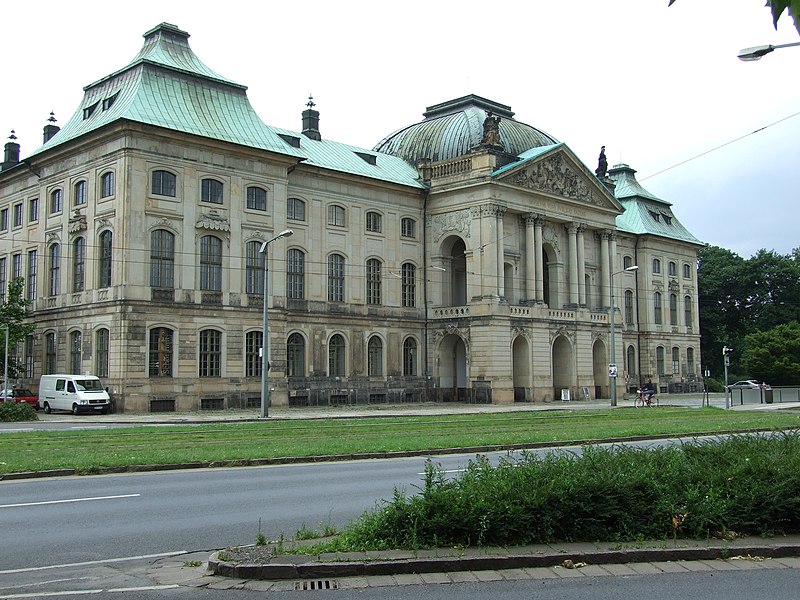 File:Drážďany, Neustadt, muzeum.jpg