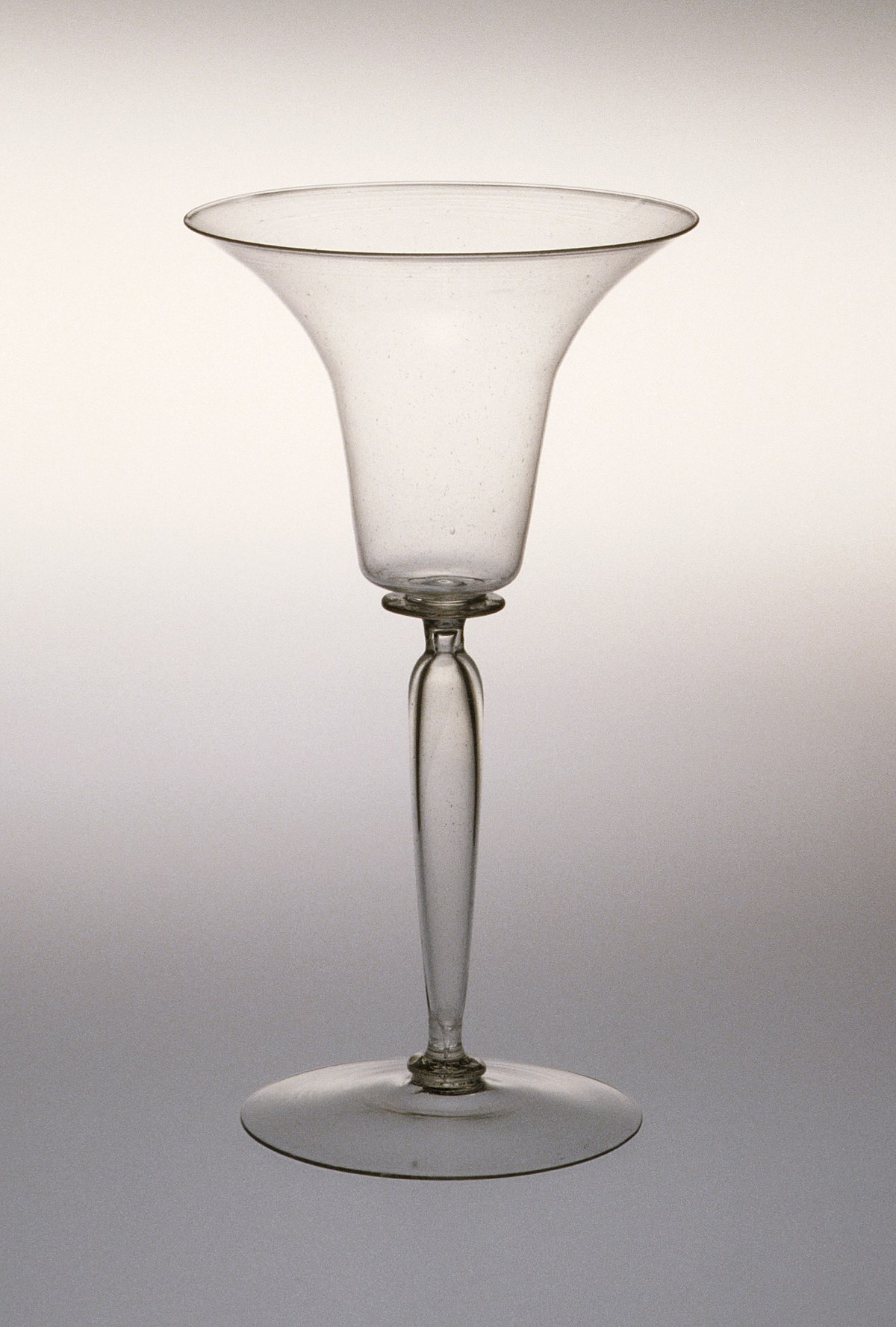 https://upload.wikimedia.org/wikipedia/commons/thumb/f/f7/Drinking_Glass_LACMA_M.85.150.15.jpg/1200px-Drinking_Glass_LACMA_M.85.150.15.jpg