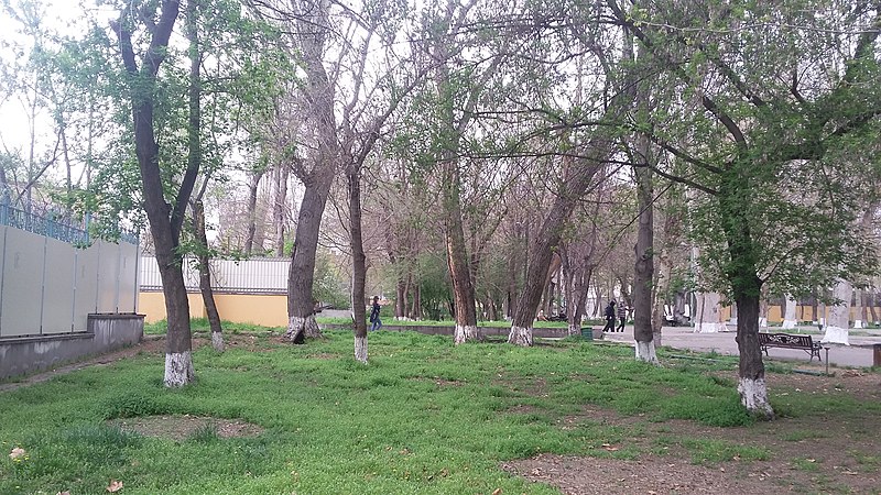 File:English Park of Yerevan-50.jpg